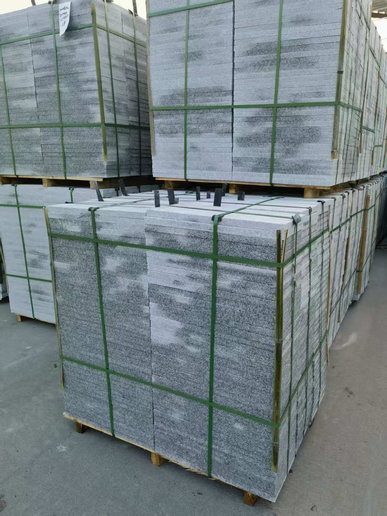 阜新 芝麻白地铺石材
