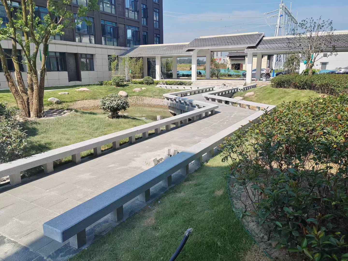 阜新 芝麻灰小区坐凳&栏杆安装效果